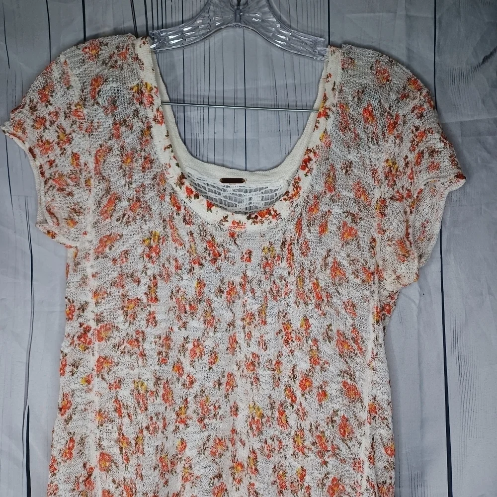 Free people boho ditsy floral White Pink Crochet Lace Hippie Top